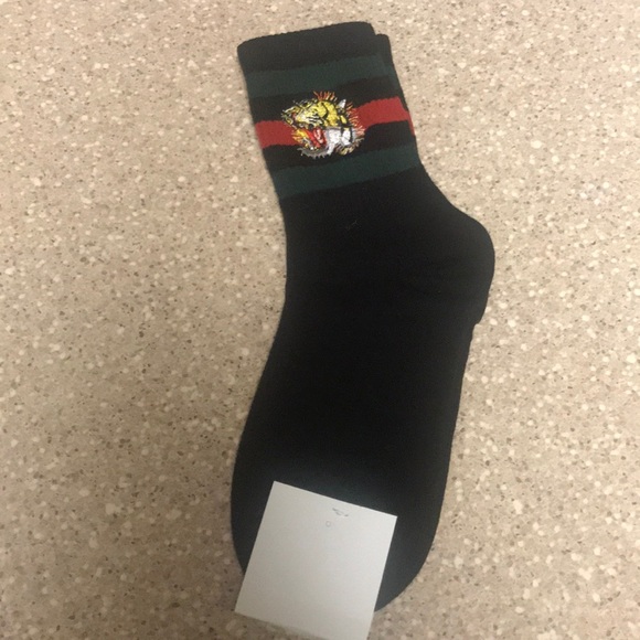 gucci tiger socks black
